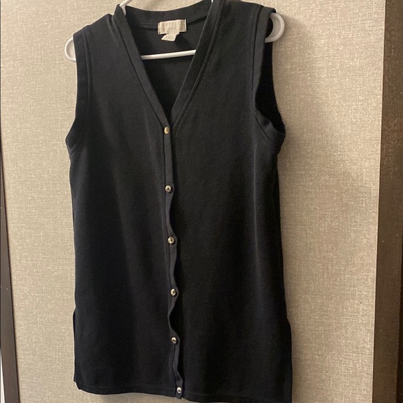 Black Sleeveless Top - Picture 4 of 4